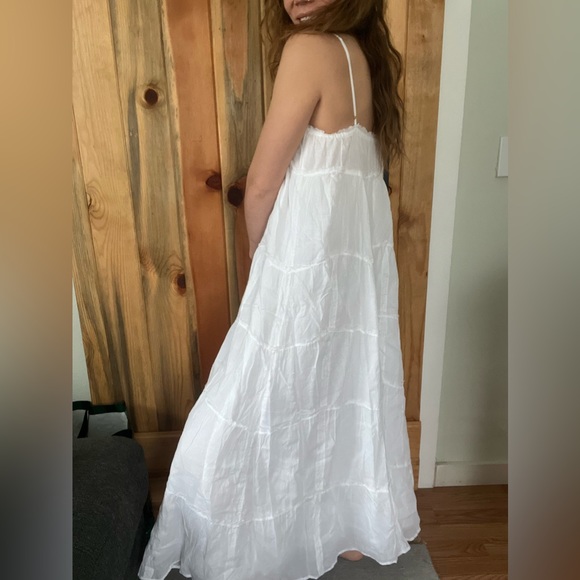 Show me your MUMU white maxi dress with gold buttons size small. - Picture 3 of 7